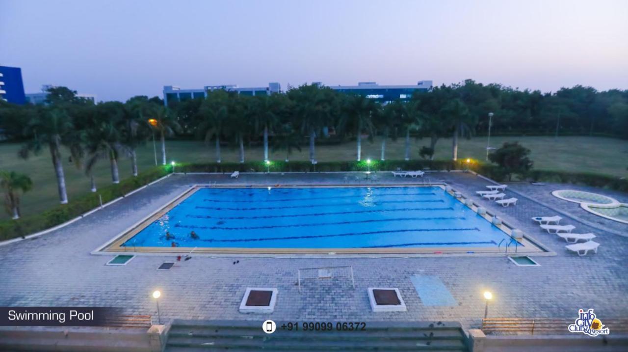 Infocity Club And Resort Gandhinagar Zewnętrze zdjęcie